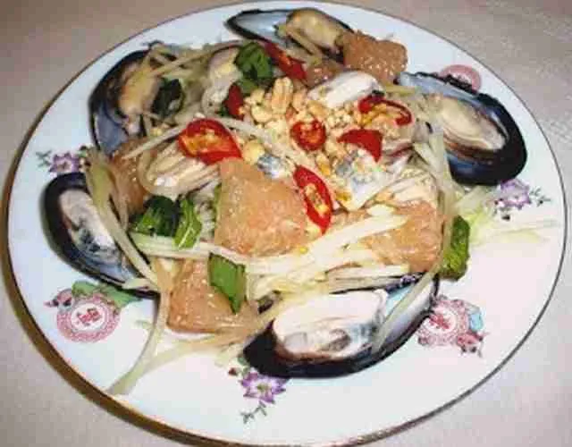 Grapefruit Mussel Salad