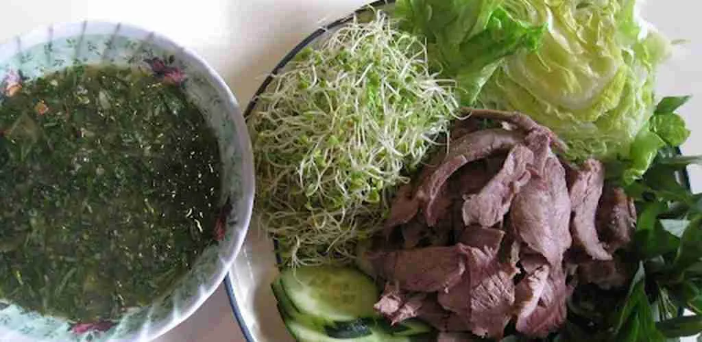 Cambodian Grilled Beef With Lime Sauce