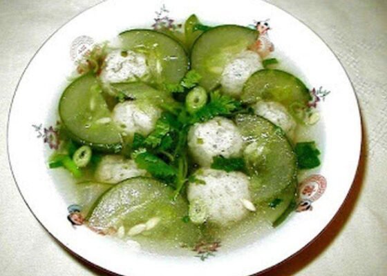 Fish ball and Cucumber Soup