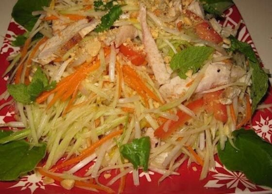 Green Papaya Salad with Chicken Recipe