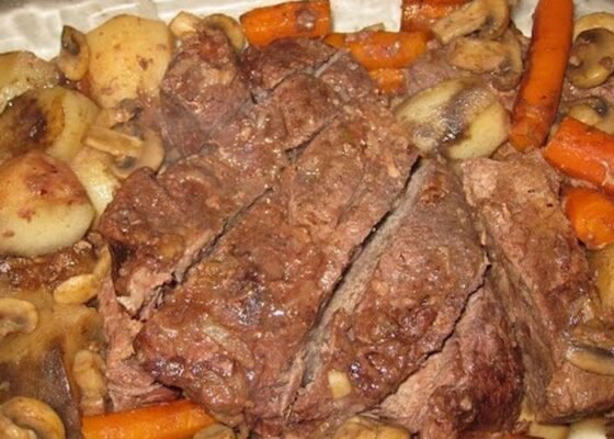 Slow Cook Pot Chuck Roast