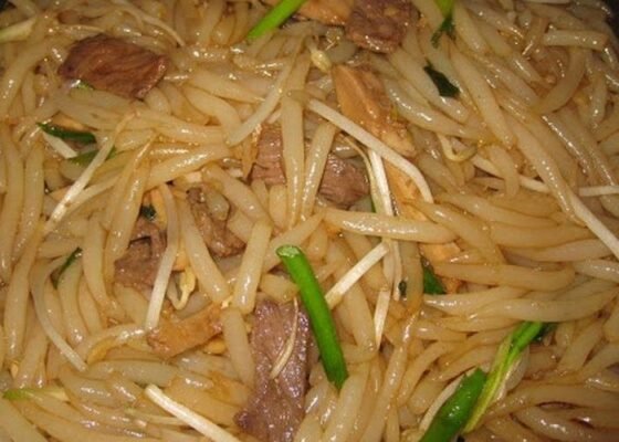 Cambodian Stir fry Rice Pin noodle with Pork