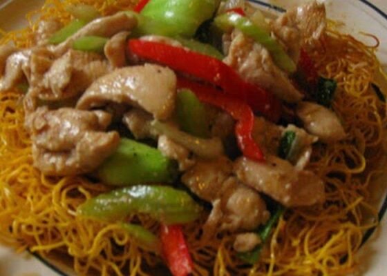 Chinese Crispy Noodle with Beef
