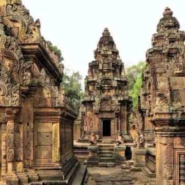 Banteay Srei Temple – Beautiful Ancient Khmer Lady Temple