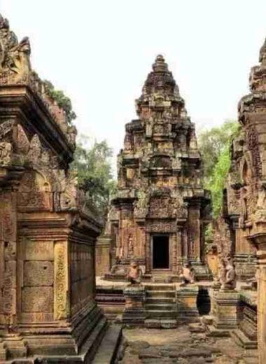 Banteay Srei Temple – Beautiful Ancient Khmer Lady Temple