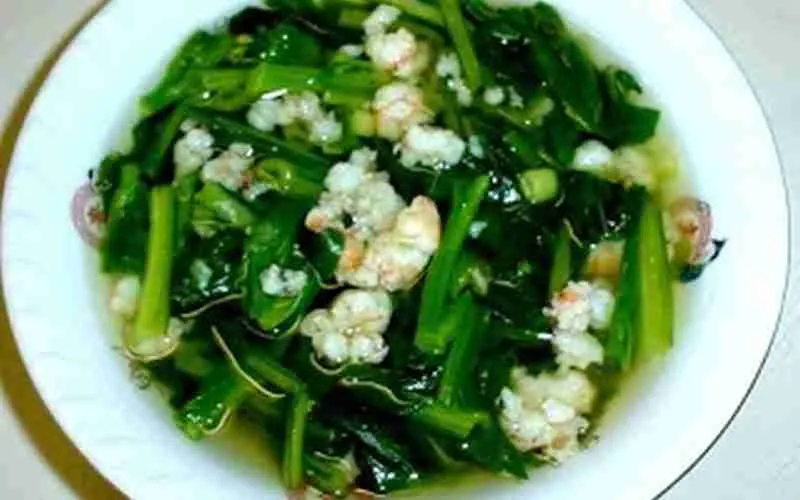Shrimp with Yu Choy Soup