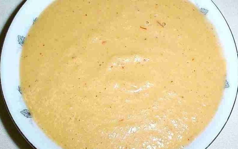 Pineapple with Peanut Sauce