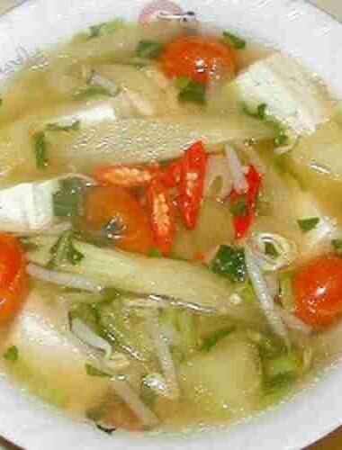 Vegetarian Sour and Spicy Soup