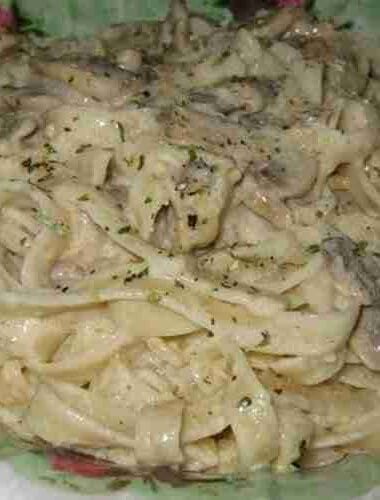 Pasta with Garlic Butter Mushroom and Sour Cream