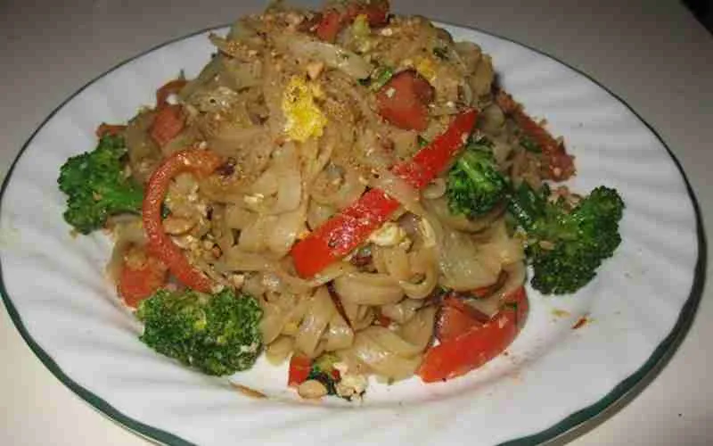 Thai Rice noodle with Peanut Sauce