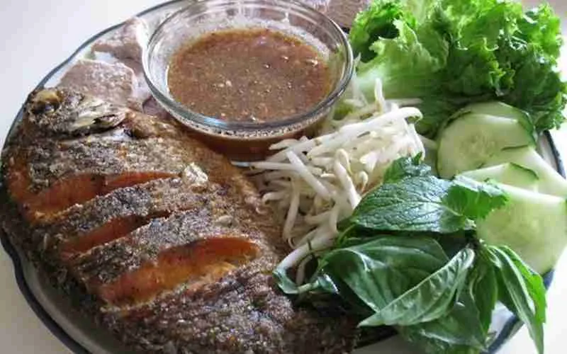 Fish and Pork or Tofu salad