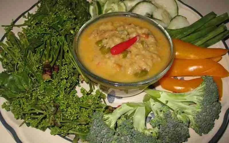 Tuk Kroeung Sadao or Neem Tree Salad