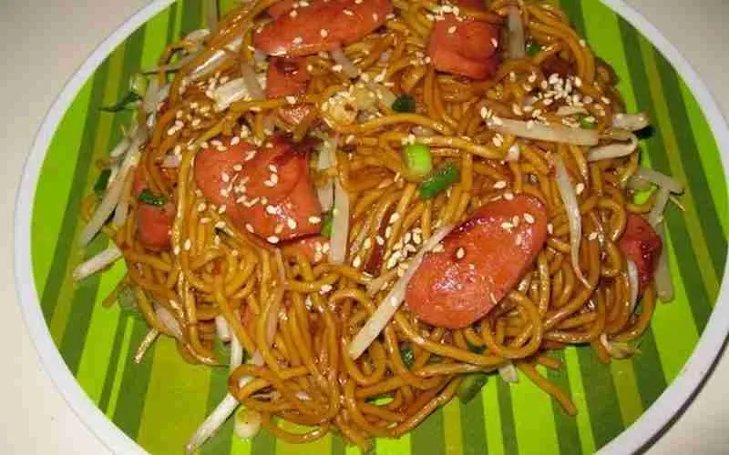 Fry Teriyaki Noodle with Hot Dog