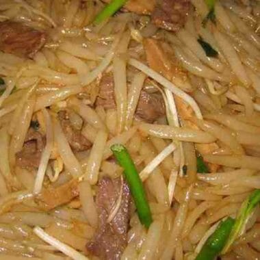 Cambodian Stir fry Rice Pin noodle with Pork