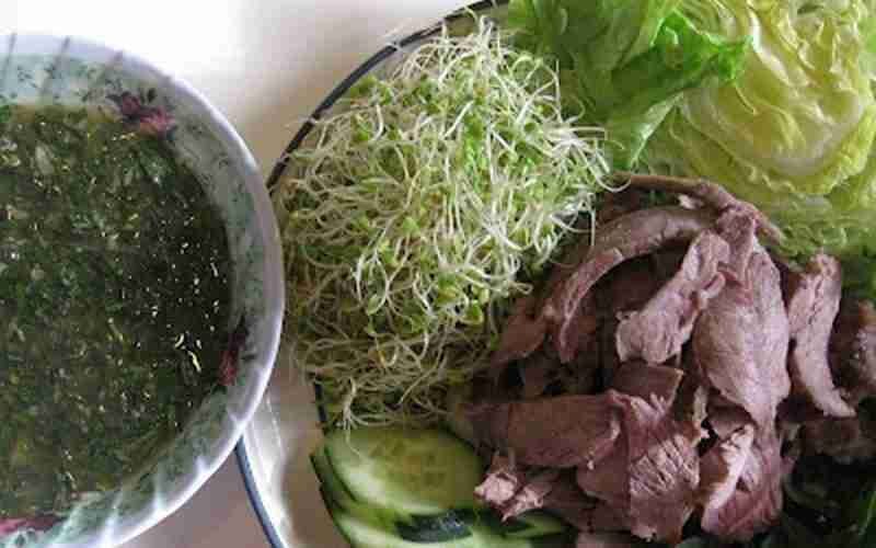 Cambodian Grilled Beef With Lime Sauce