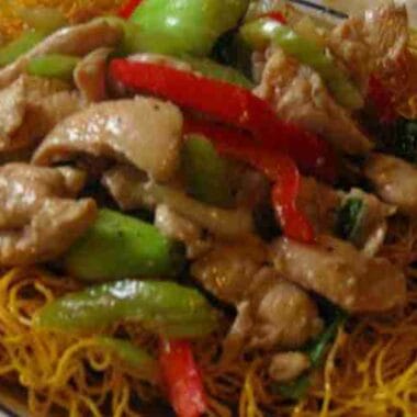 Chinese Crispy Noodle with Beef