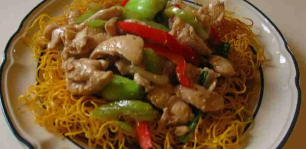 Chinese Crispy Noodle with Beef
