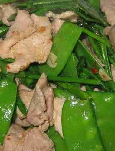 Stir fry Sugar or Snap Pea with Chives