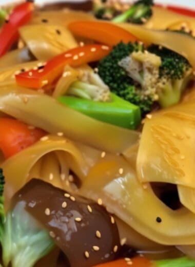 Stir fry Fresh Rice Noodle with Broccoli