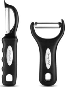 Vegetable peeler for peeling vegetables